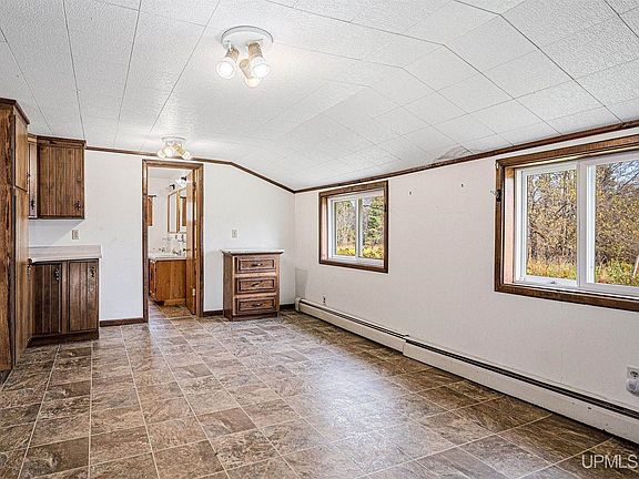 4th image of 404 N Princeton Dr