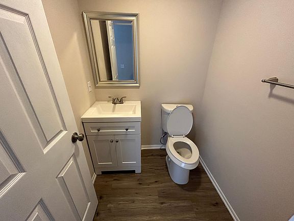 3rd image of 10 Louisiana Ave