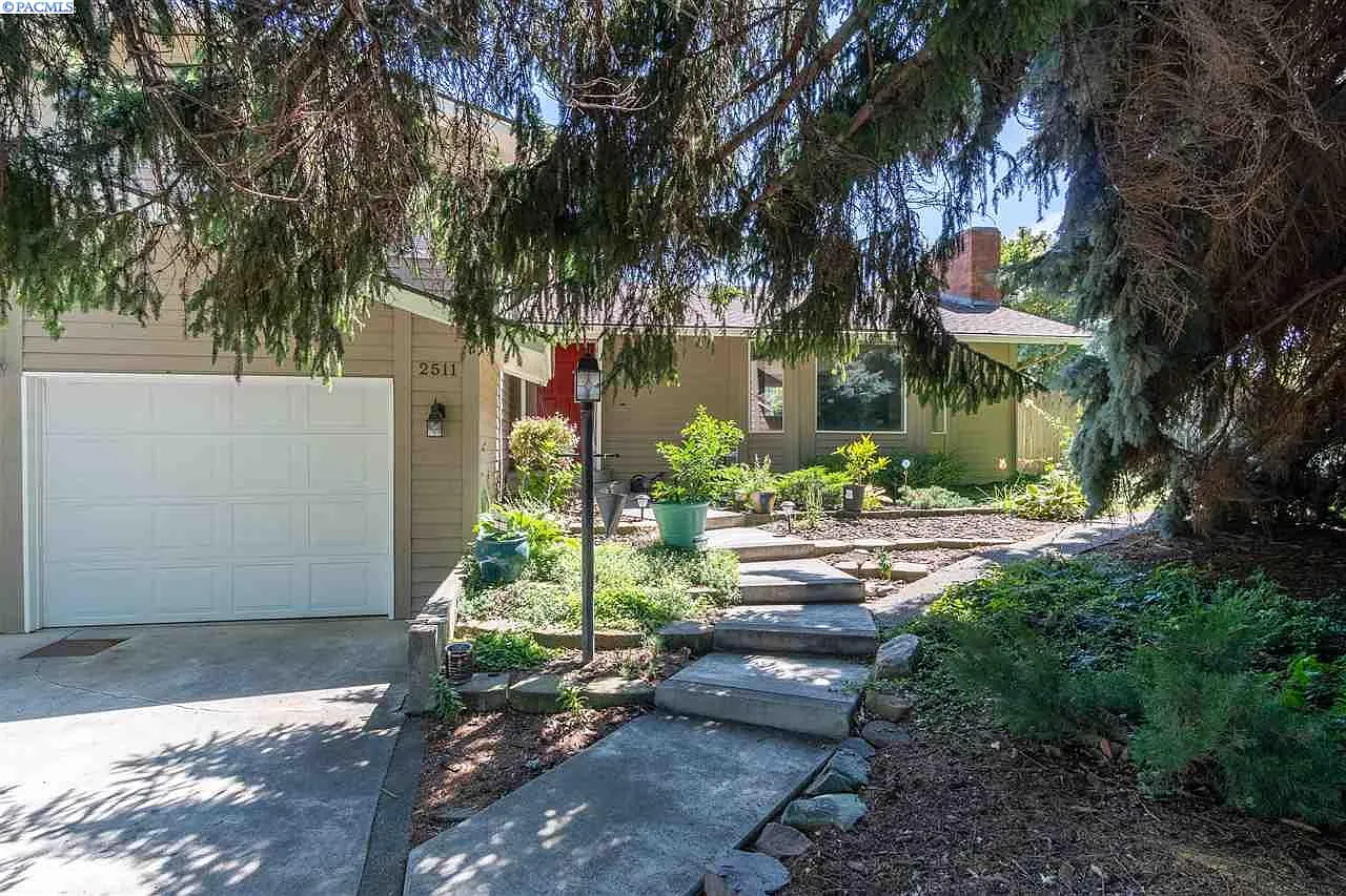 2511 S Fillmore Pl photo 1