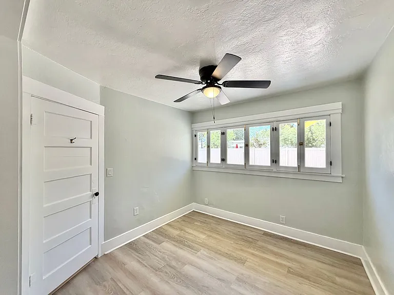 41861 Acacia Ave — Photo 21