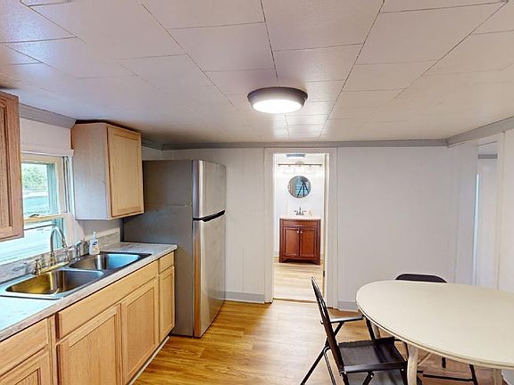 4th image of 590 Carskadon Ln