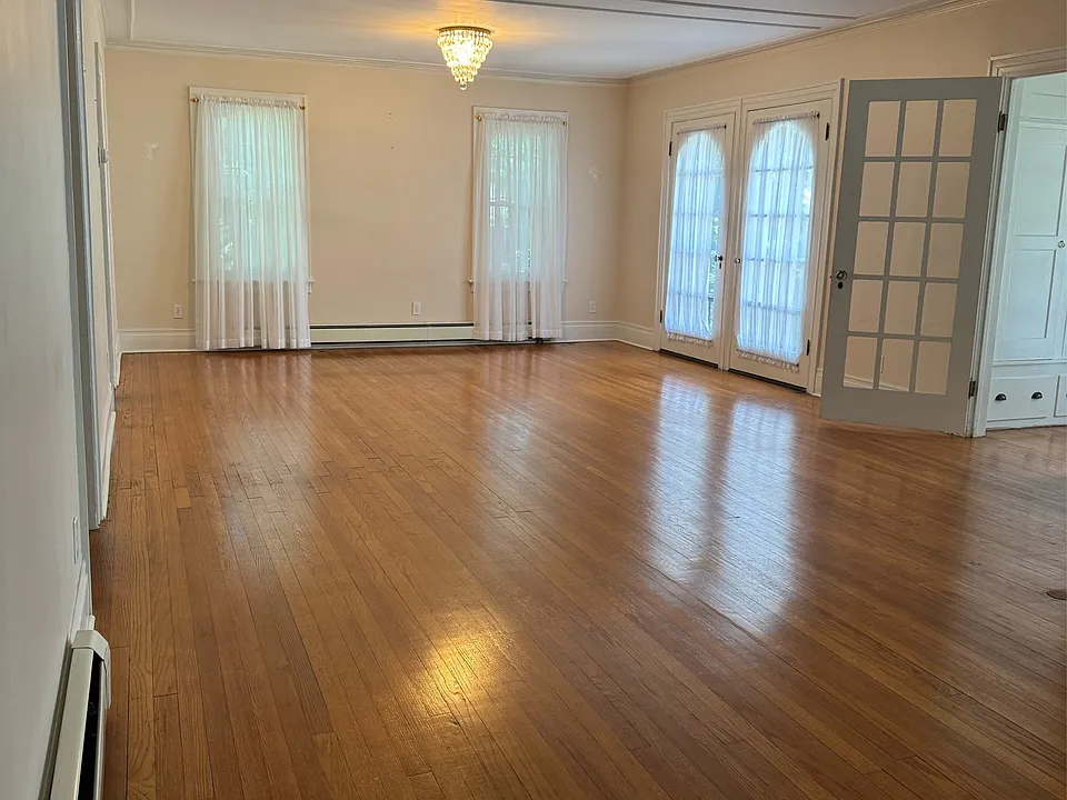 36 Beverly Pl