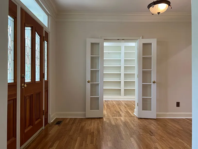 508 Stefan Ct — Photo 11