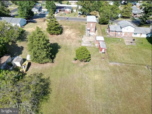 56 Brown Ave, Blackwood, NJ 08012
