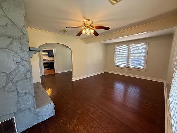 Building Photo - 1120 Barcia Dr