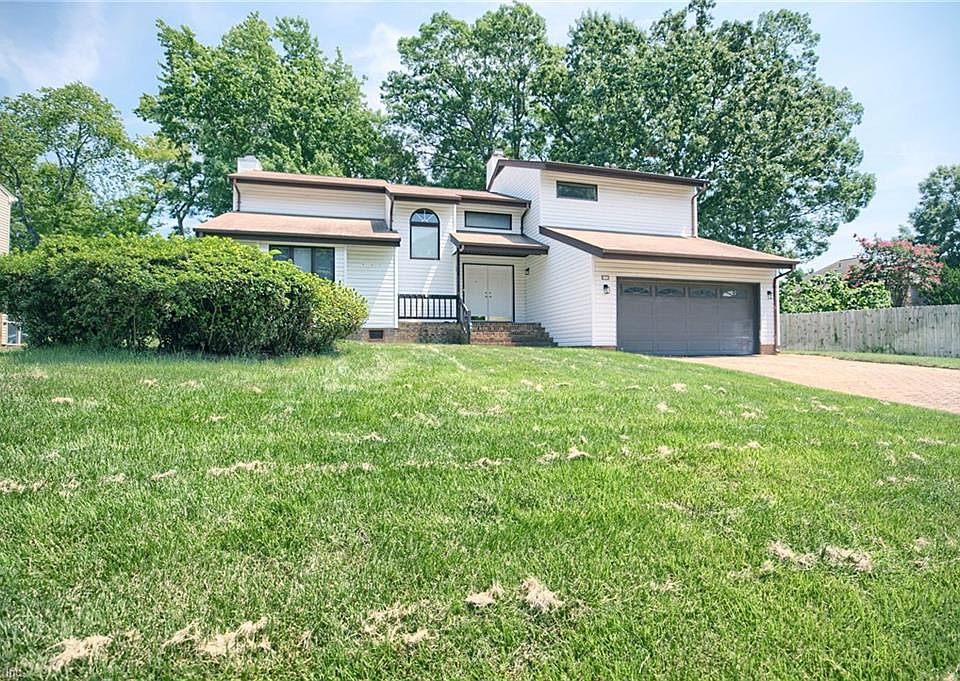 1st image of 17 Fields Dr
