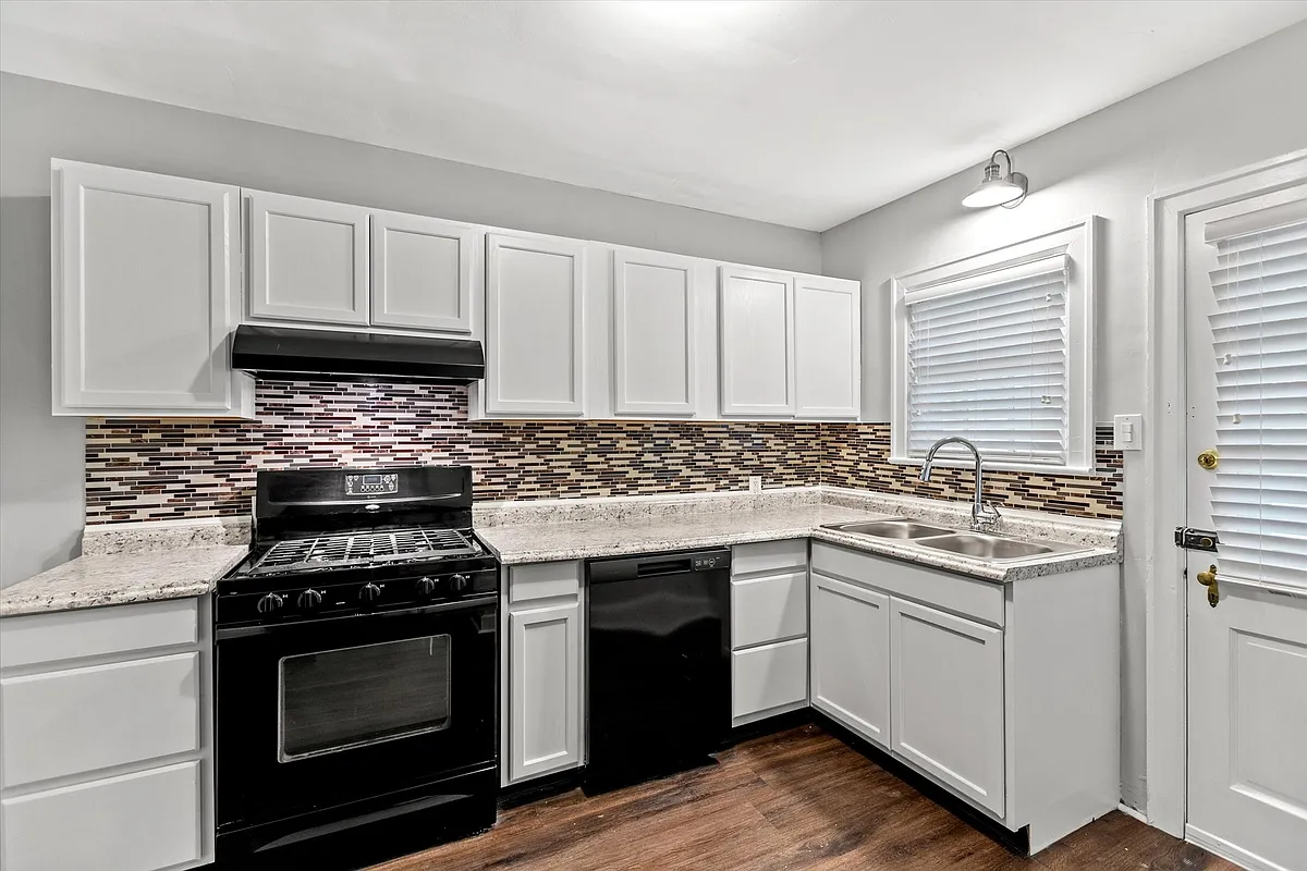 Building Photo - 1901 Nicholasville Rd #2