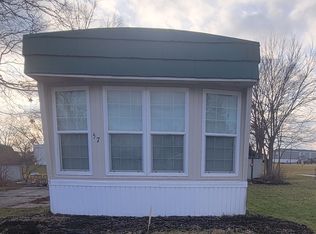 57 Meadowlark Ln, Beecher, IL 60401