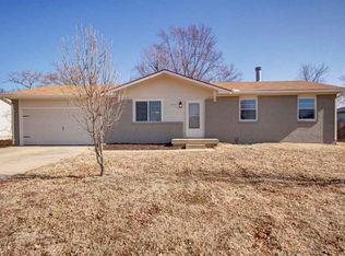 304 N Delos Ave, Haysville, KS 67060