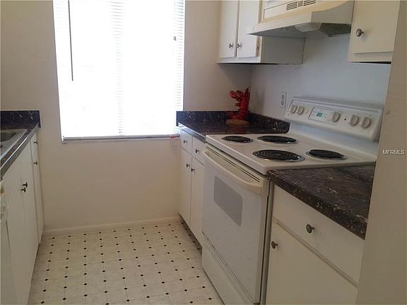 5th image of 7605 Abbey Ln #1