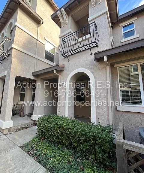 2308 Las Palomas Loop — Photo 3