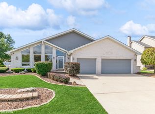 7249 W 194th St, Tinley Park, IL