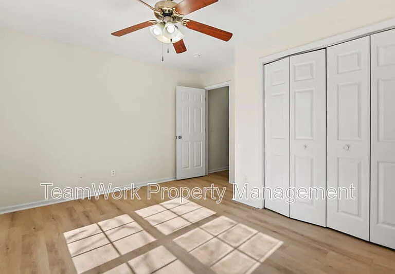131 Boone St — Photo 4
