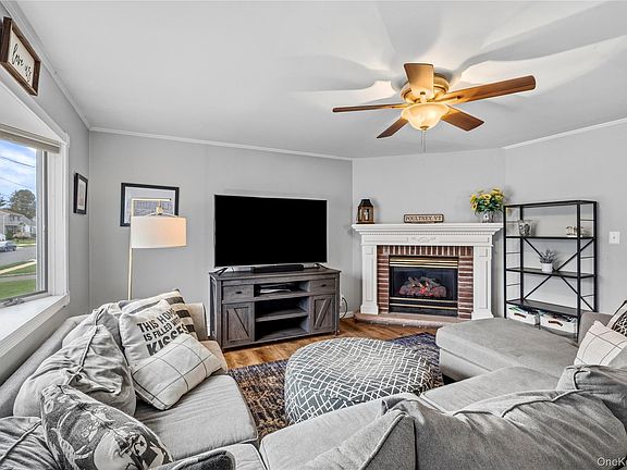 4th image of 2459 Woodland Avenue