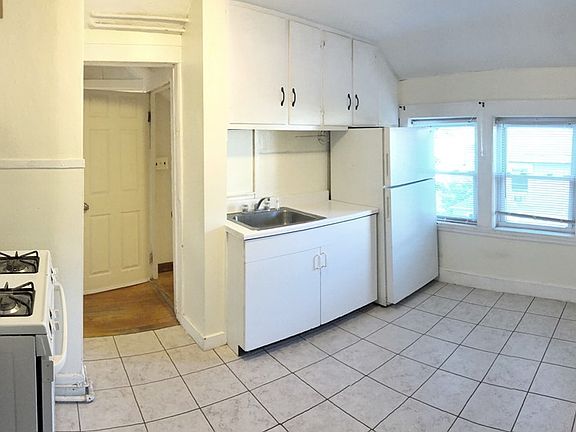 4th image of 213 Kendrick Ave #213A