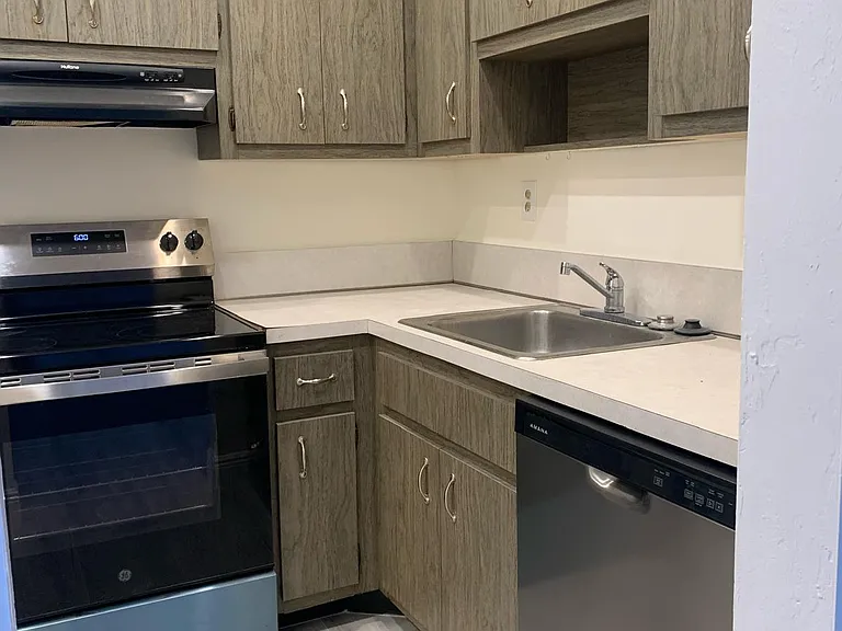 8335 SW 72nd Ave #307D — Photo 6