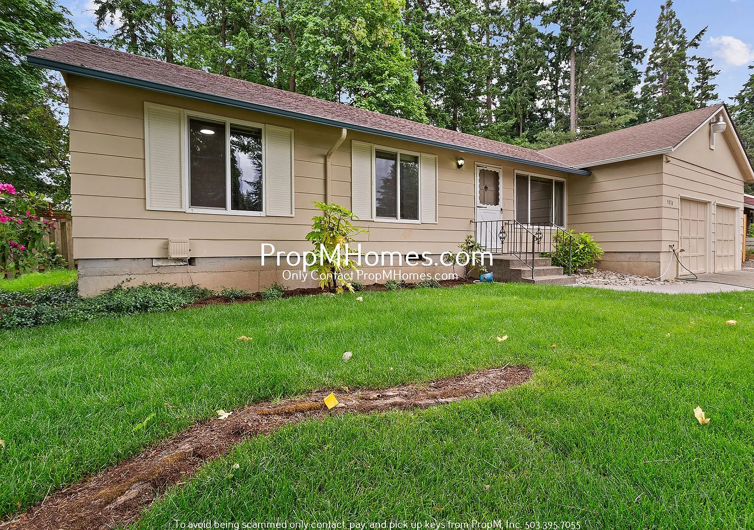 Updated 3 Bedroom Home in Aloha - Large Fenced Yard! — Photo 1