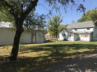 629 E 6th St, Cherryvale, KS 67335