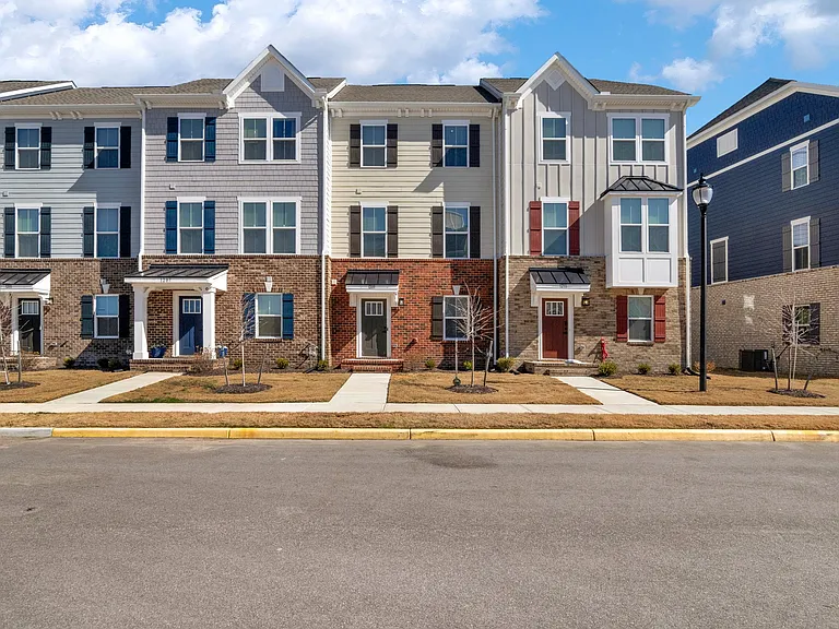 1209 Worden Way #1 — Photo 1