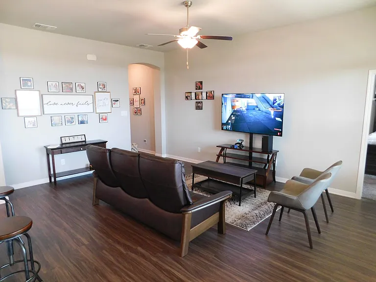 3948 Aransas Dr — Photo 6