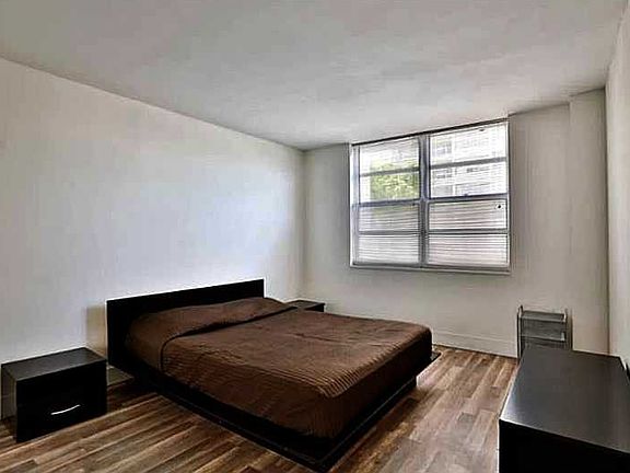4th image of 2750 NE 183rd St APT 202
