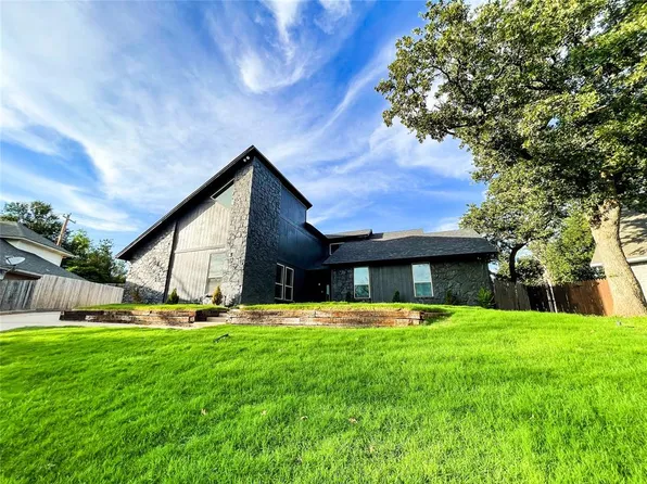 2521 Stonehenge Dr, Edmond, OK 73034