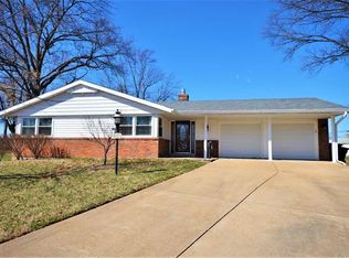 3957 Coachella Dr, Saint Louis, MO 63125