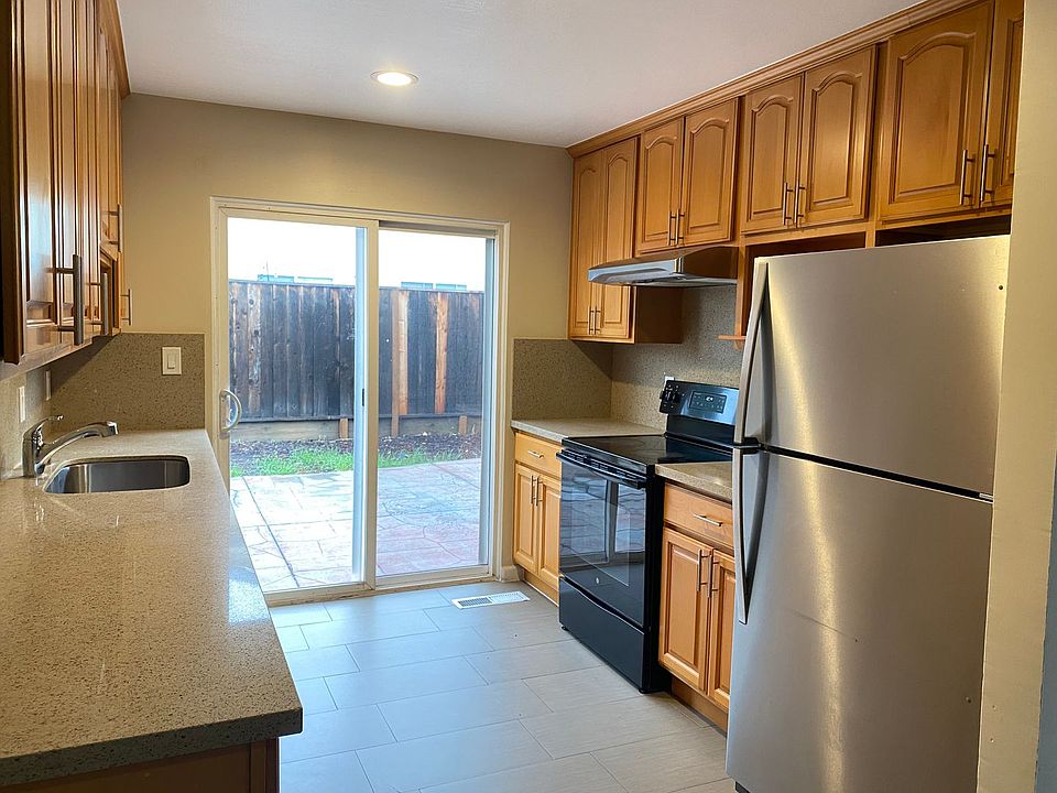 1st image of 203 Superior Dr APT A