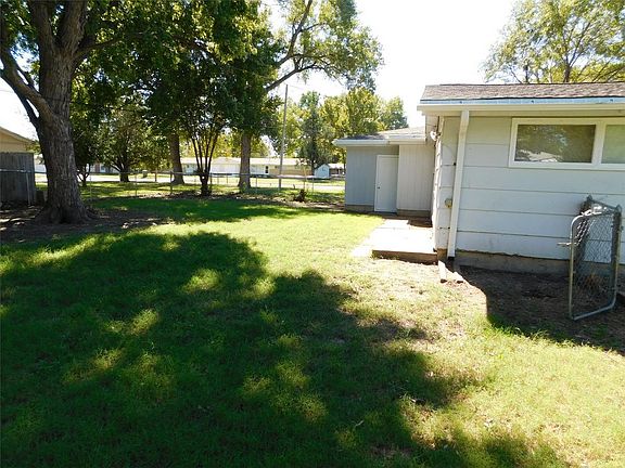 4th image of 1307 Crescent Dr