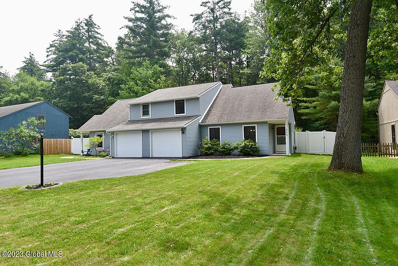 3rd image of 230 Thimbleberry Road