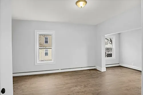 38 Woodford St #3 Photo 1