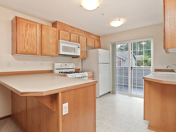 5th image of 14542 12th Ave NE