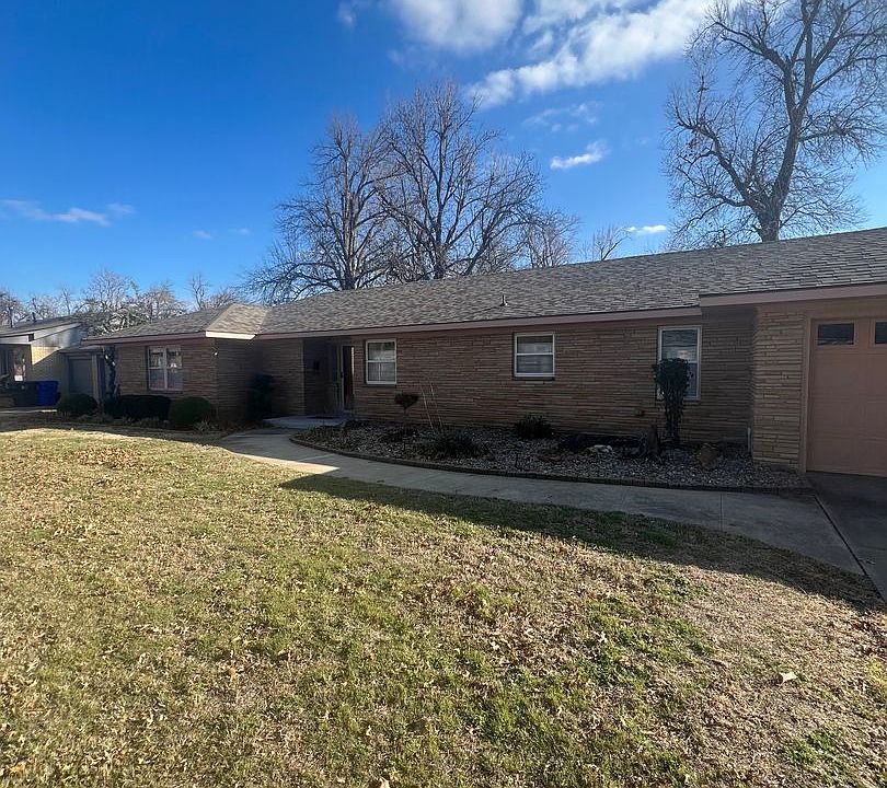 1st image of 1404 Melrose Dr