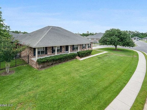 2nd image of 17215 Excalibur Cir