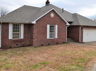 522 N Willey St, Fort Gibson, OK 74434