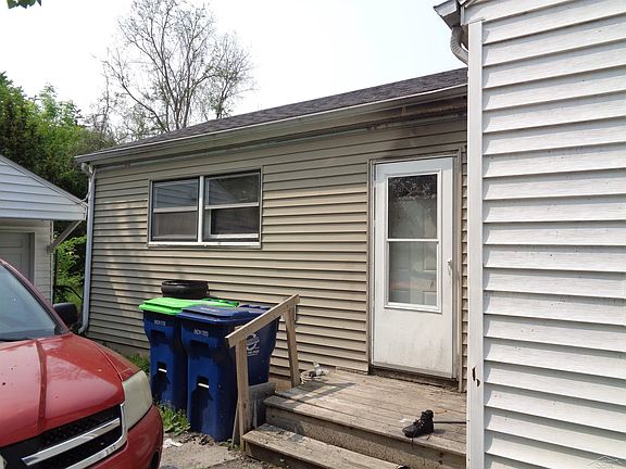 3rd image of 2957 Johns Dr