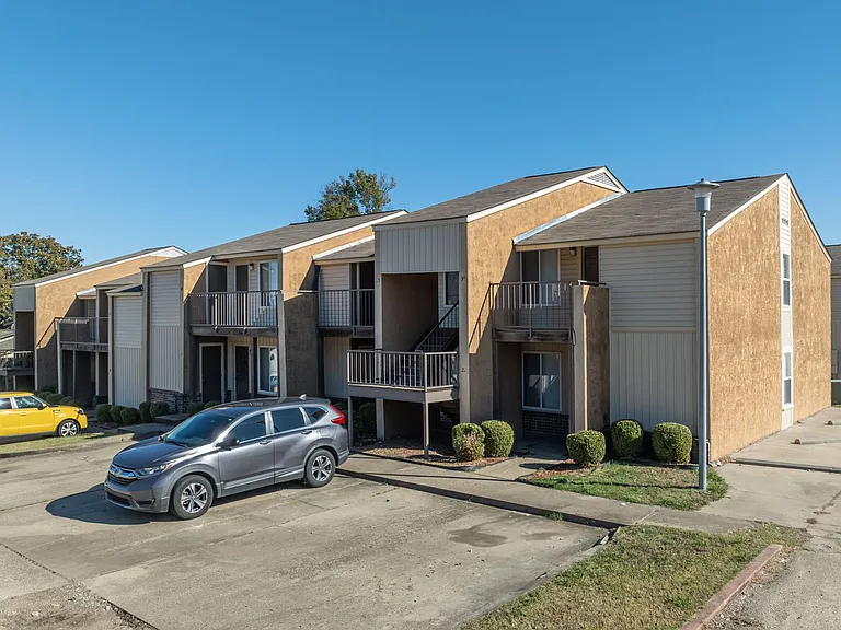 Pavilion Place Apartments — Photo 12