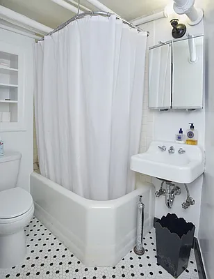 Rented by Compass | media 18