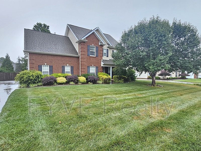 1st image of 1320 Amber Glades Ln