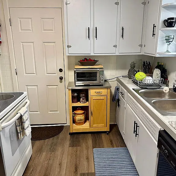 235 E Maple St #2 — Photo 9