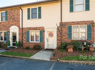 1330 5th St NE APT 64, Hickory, NC 28601