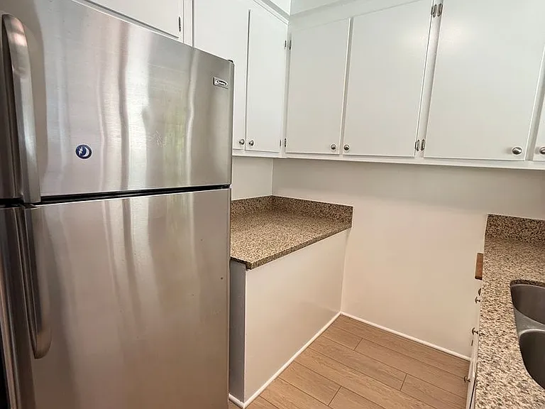 1031 N Ogden Dr — Photo 5