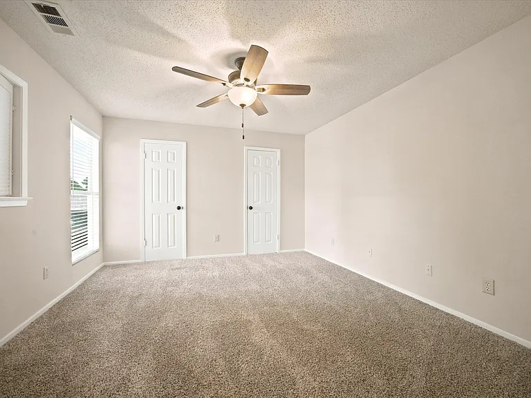 4913 Burlingame Dr — Photo 16