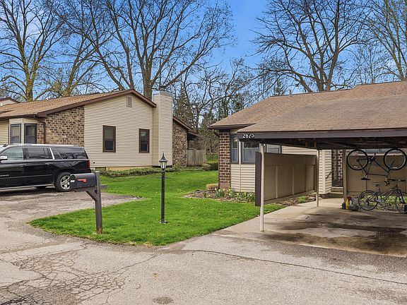 3rd image of 2675 Chatham Woods Dr SE