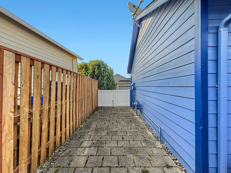 15084 Persimmon Way — Photo 27