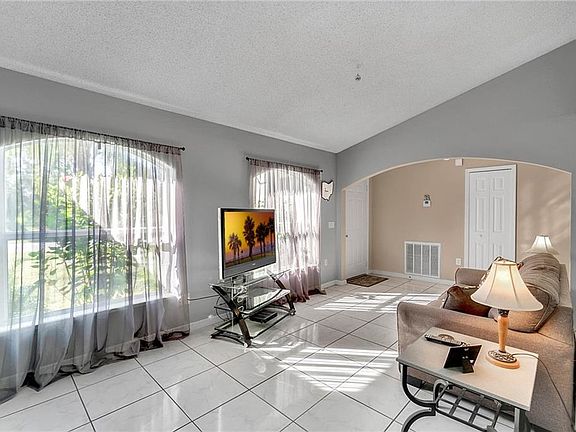 4th image of 838 Blanc Ct