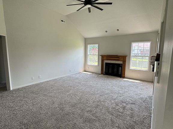 3rd image of 321 Greenspoint Ct