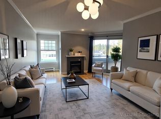 211 12th St #402, New Westminster, BC V3M4H4