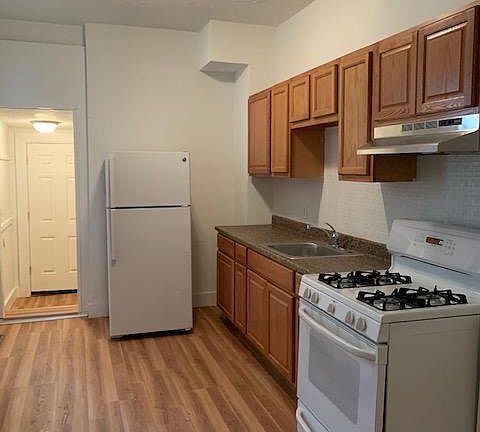 2nd image of 2145 Wilkens Ave
