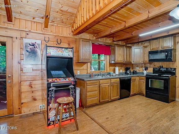 4th image of 1145 Ski View Ln